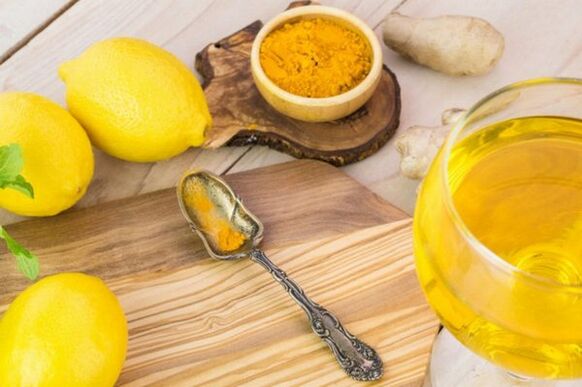 Pini me limon, xhenxhefil dhe shafran të Indisë për të rritur fuqinë